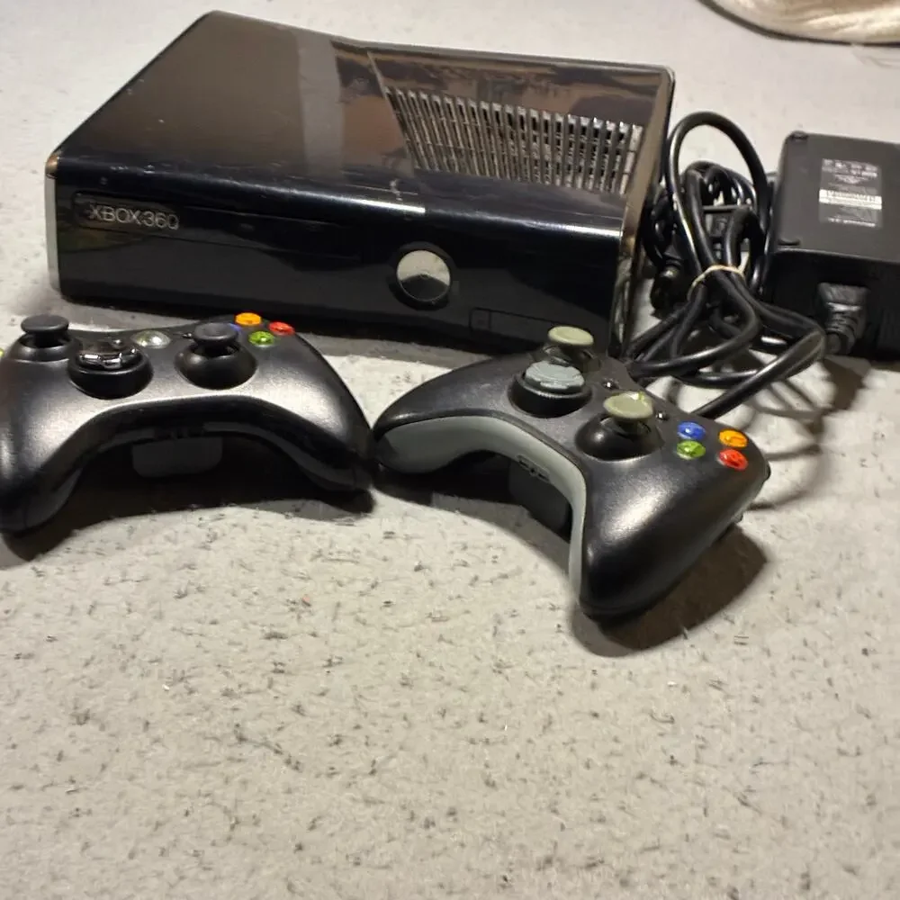 Xbox 360 Slim Bundle